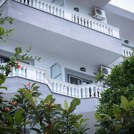 Hotel Fron Sarande Exterior photo