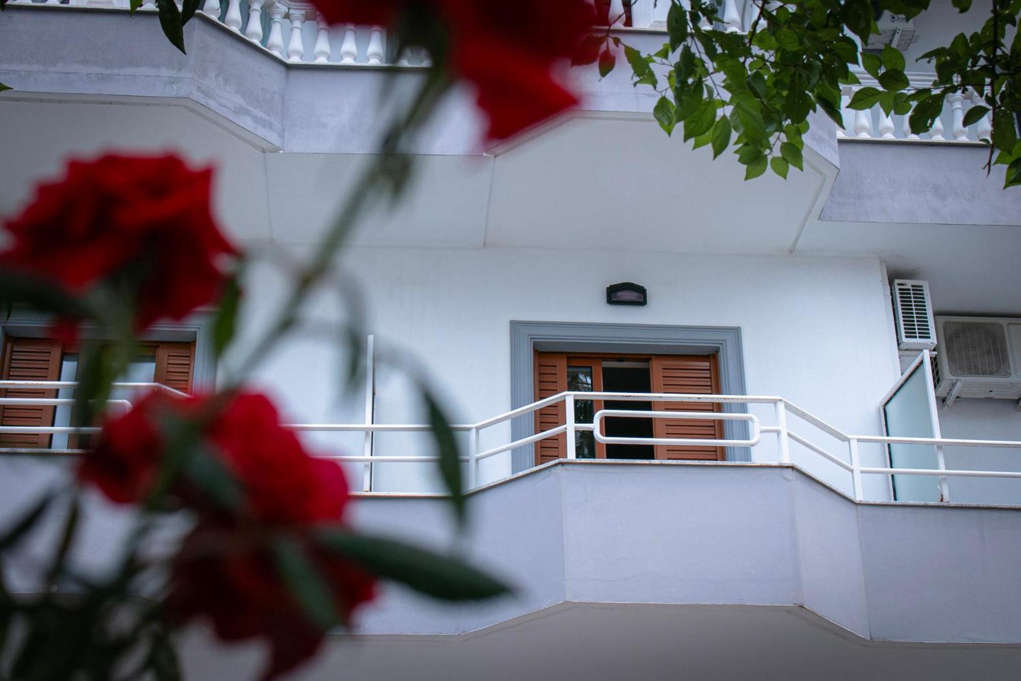 Hotel Fron Sarande Exterior photo