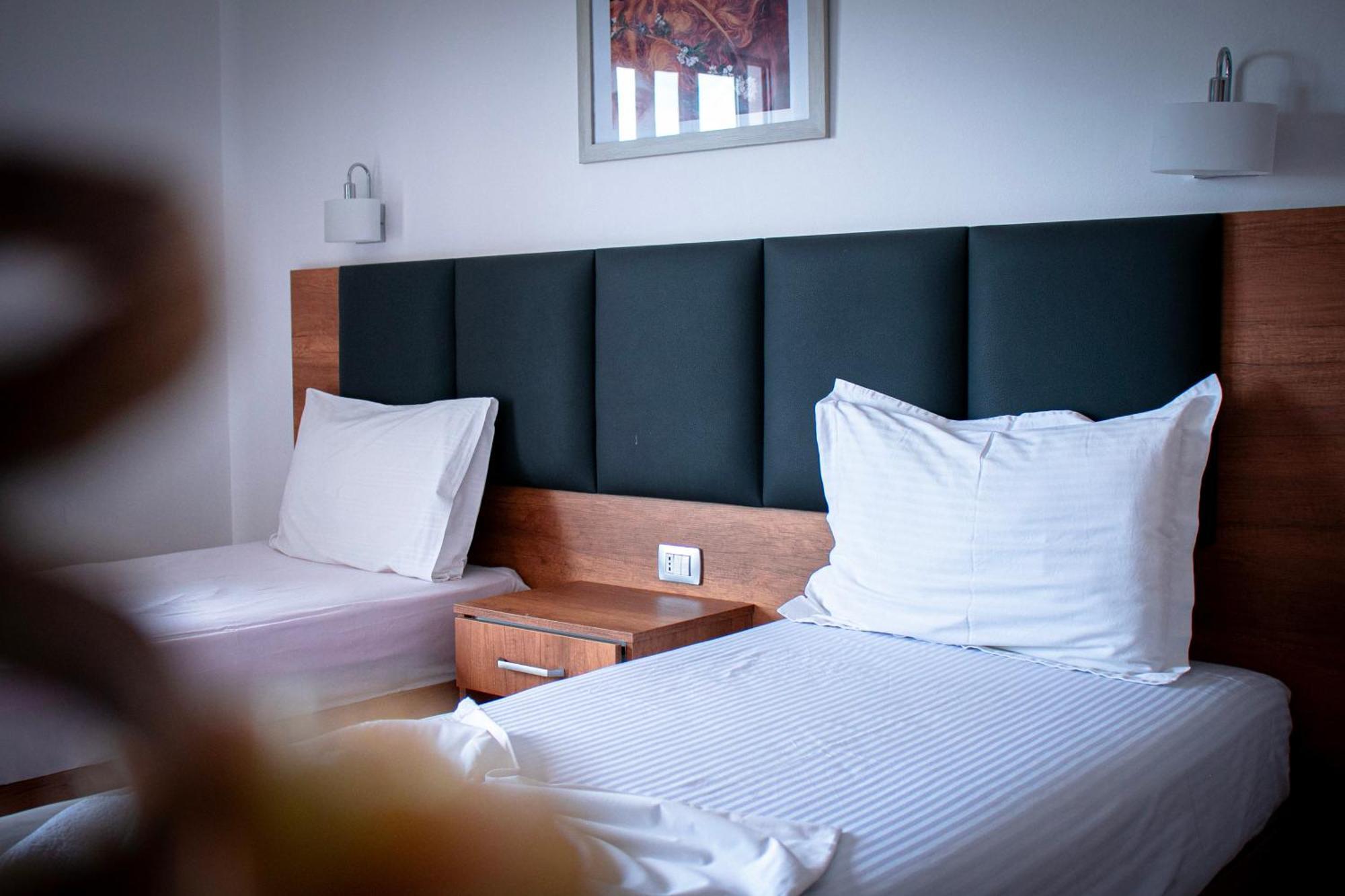 Hotel Fron Sarande Exterior photo
