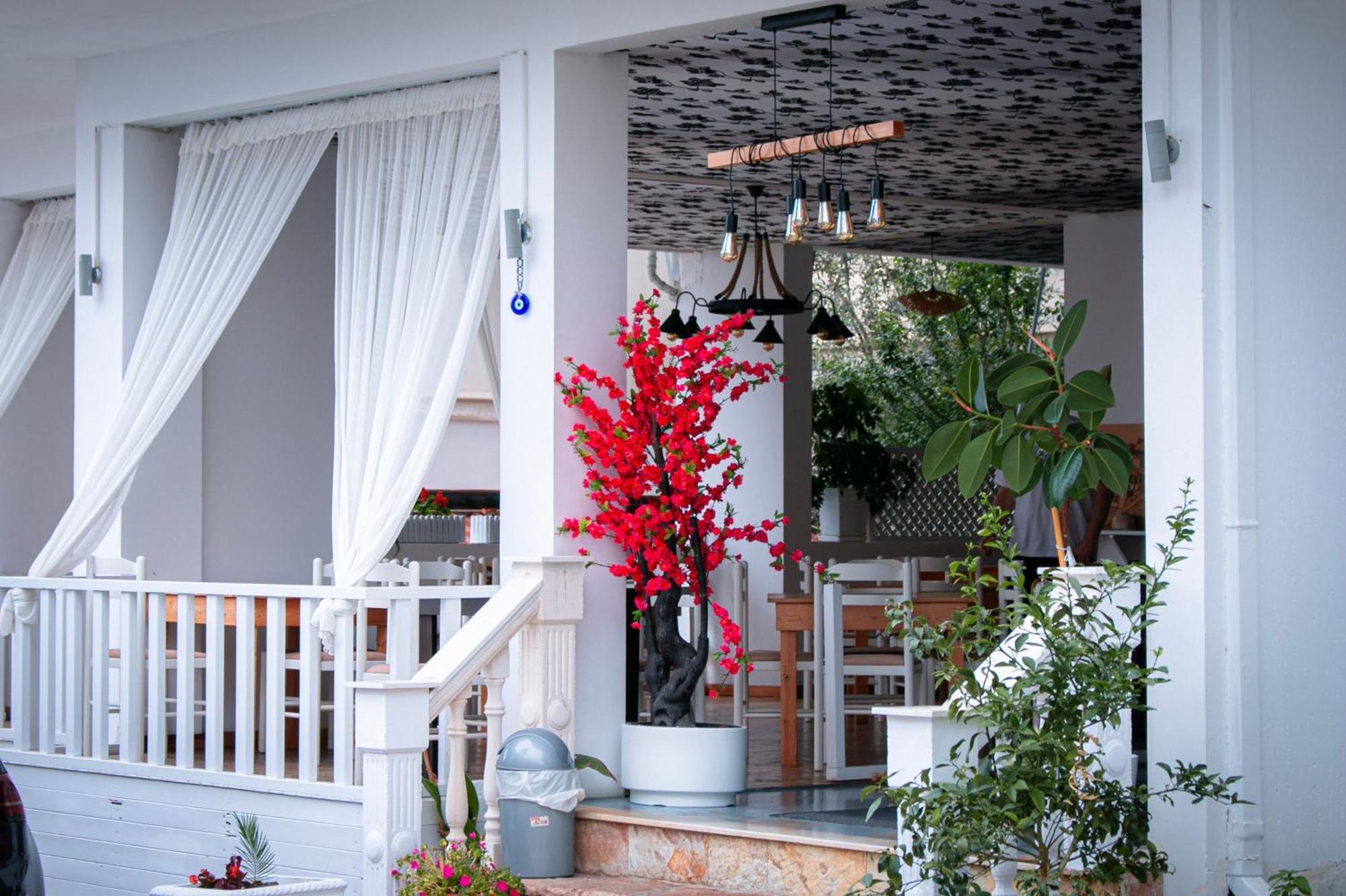 Hotel Fron Sarande Exterior photo