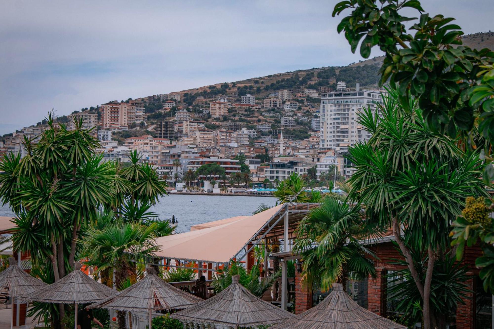 Hotel Fron Sarande Exterior photo