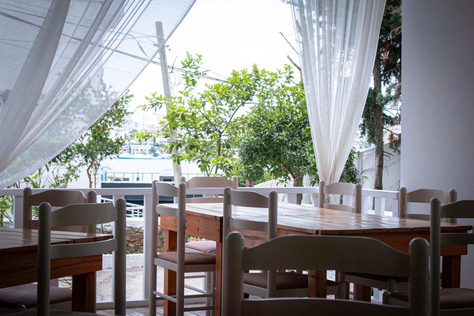 Hotel Fron Sarande Exterior photo